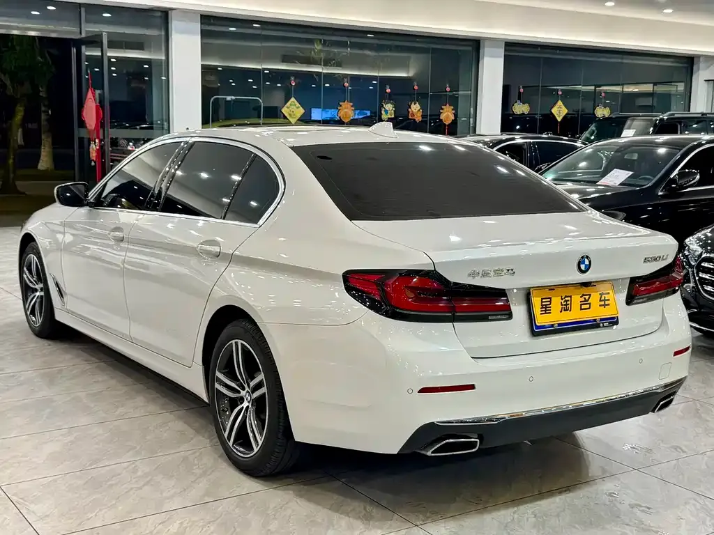 BMW 5 Series — фото 3