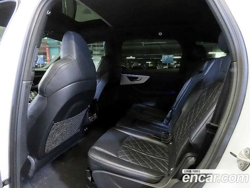Audi Q7 2022 из KR, фото 8