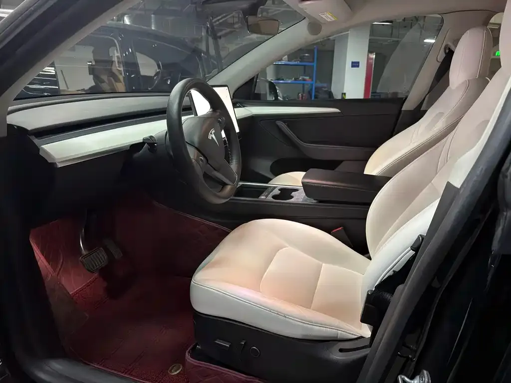 Tesla Model Y — фото 5