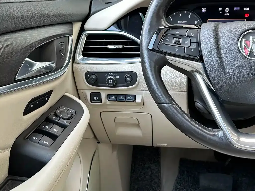 Buick Enclave 2021 из CN, фото 3