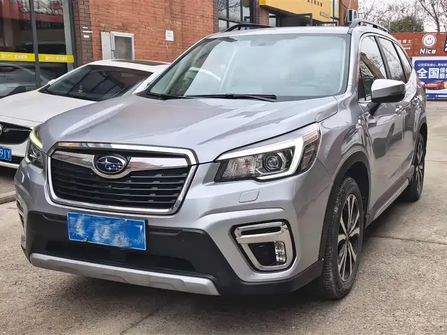 Subaru Forester — фото 1