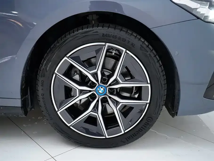 BMW i5 — фото 6