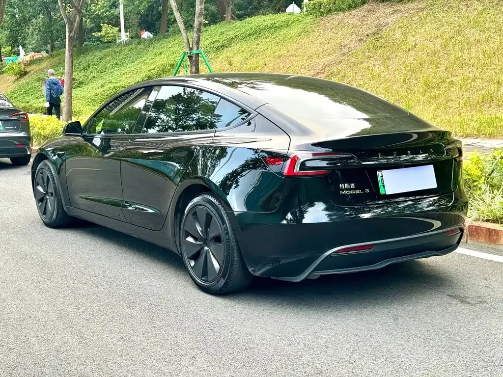 Tesla Model 3 — фото 5