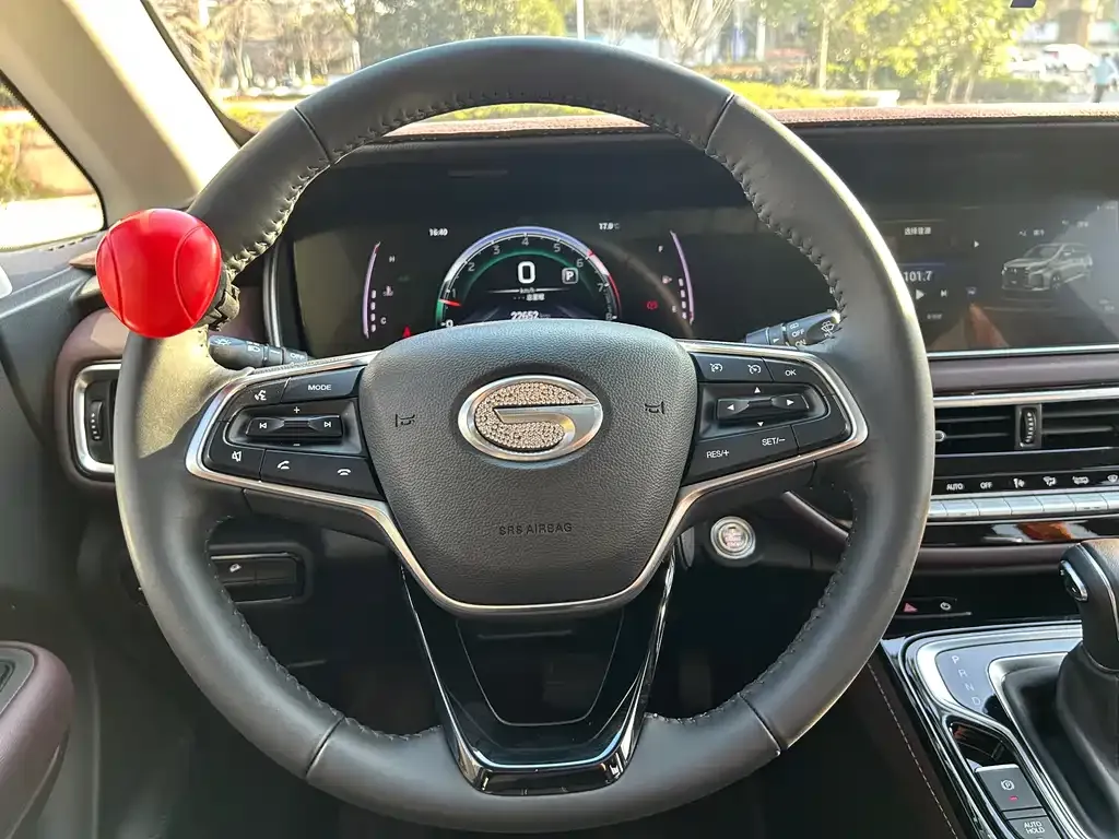 GAC Motor Trumpchi M6 — фото 10