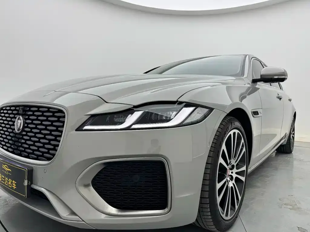 Jaguar XFL — фото 10