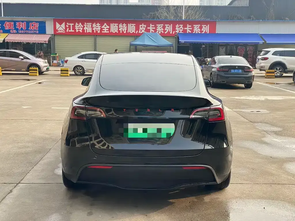 Tesla Model Y 2024 из CN, фото 2