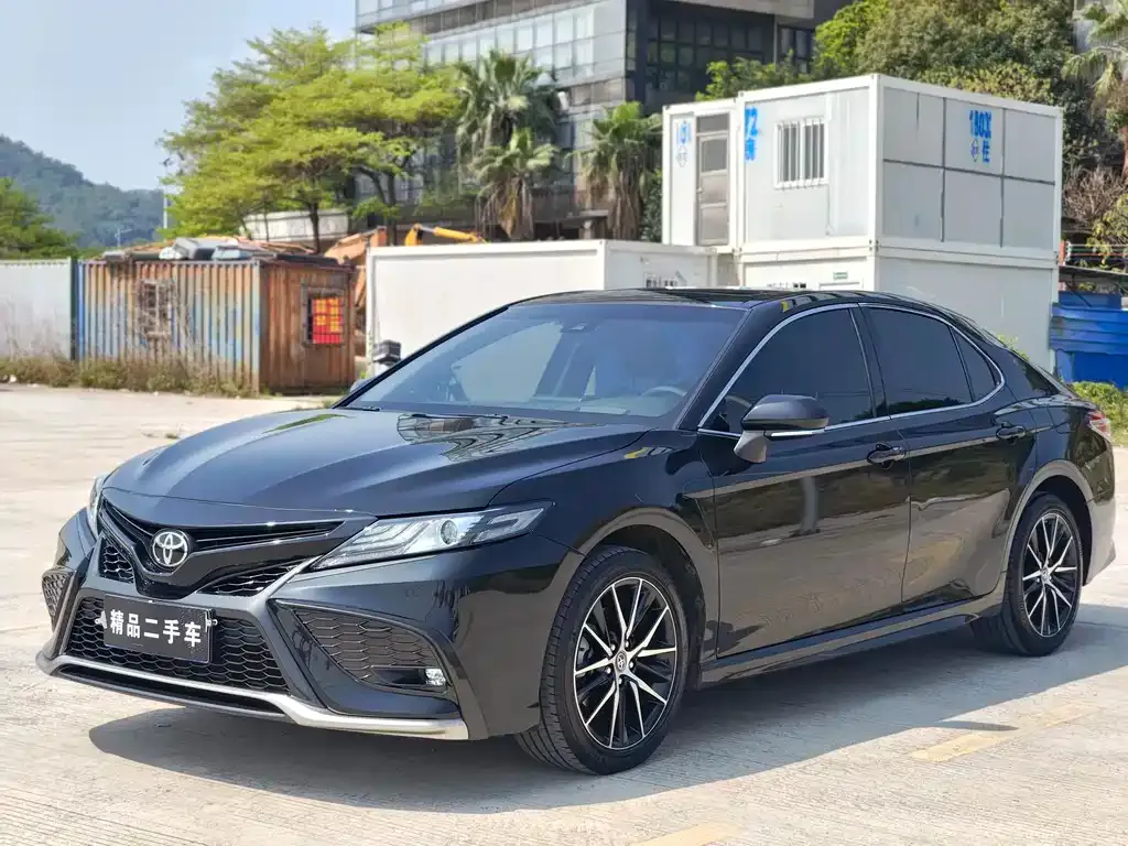 Toyota Camry 2022 из CN, фото 1