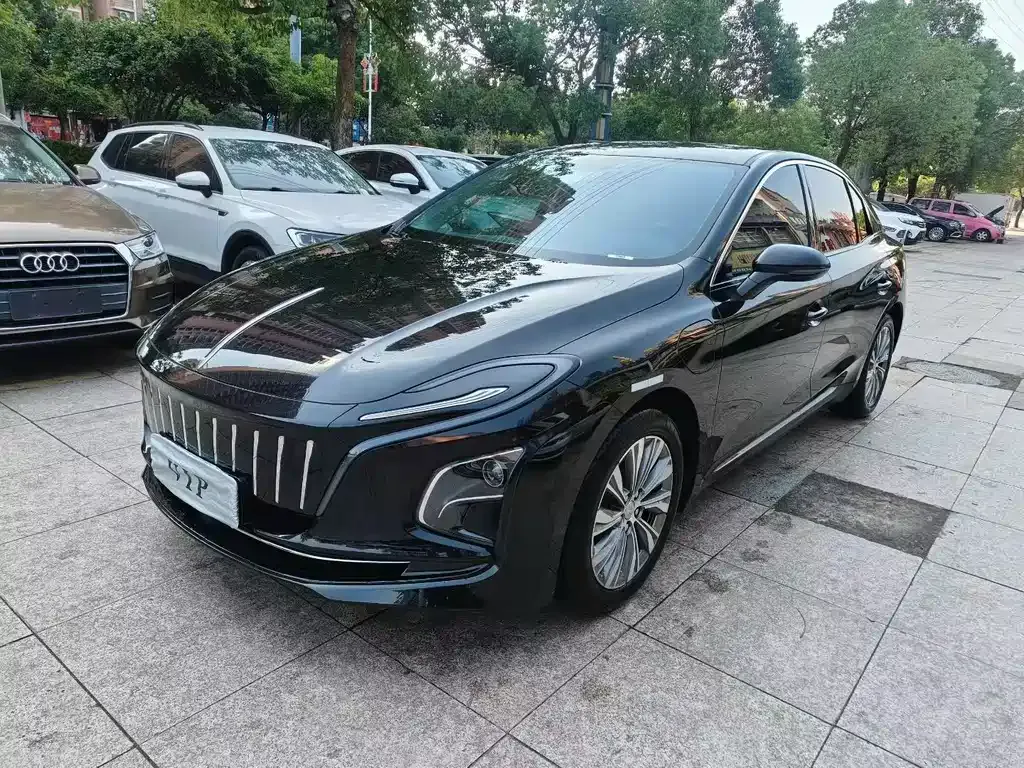 Hongqi E-QM5 — фото 1