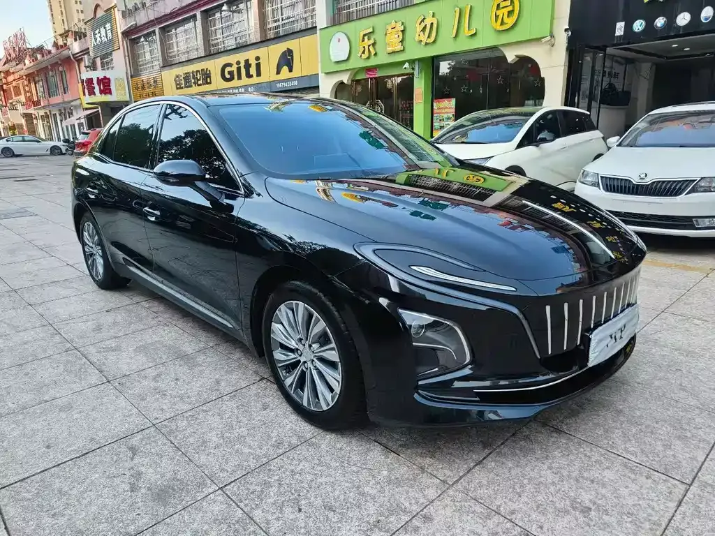 Hongqi E-QM5 — фото 4