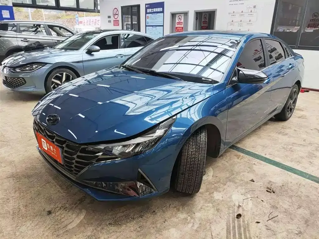 Hyundai Elantra — фото 1