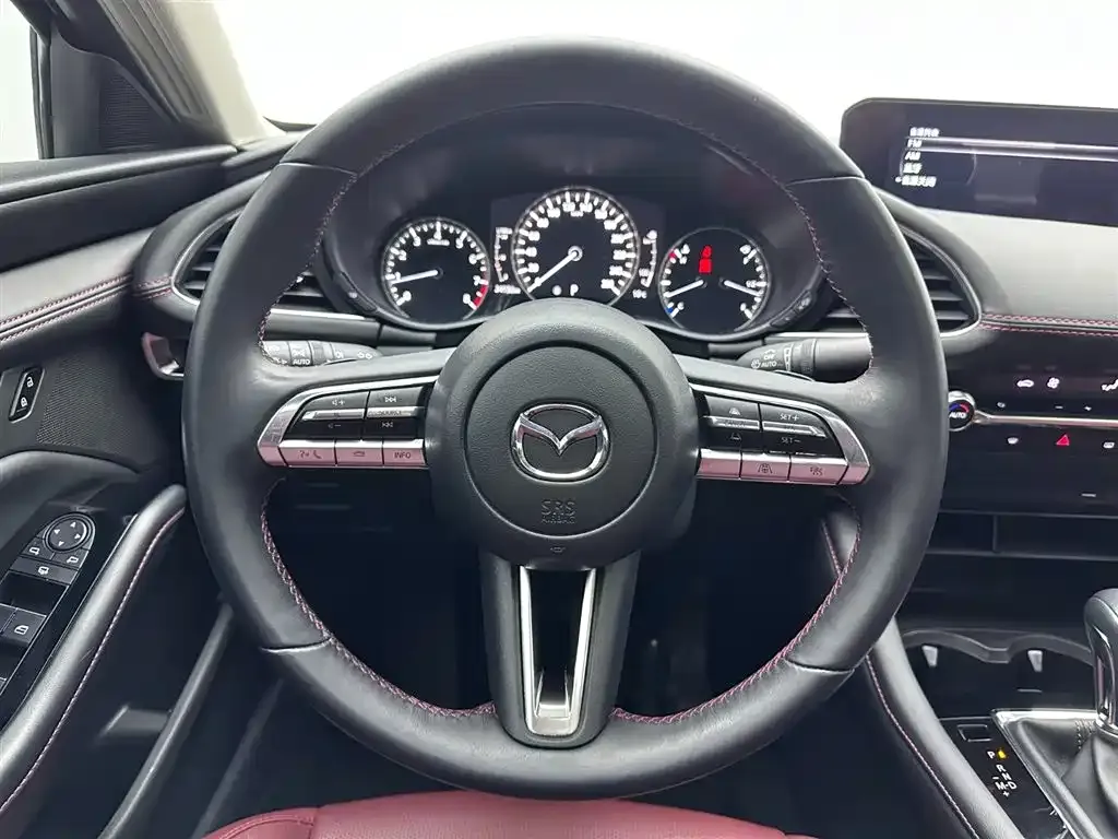 Mazda 3 Axela 2023 из CN, фото 8