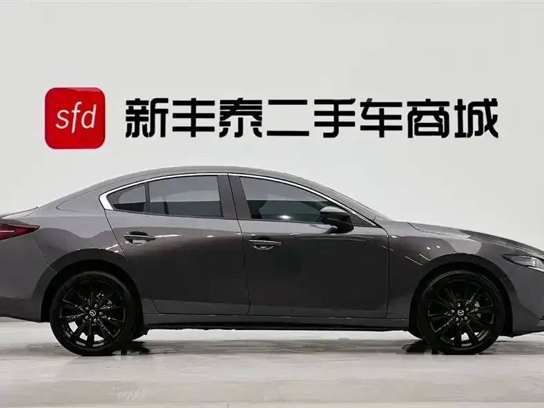 Mazda 3 Axela 2023 из CN, фото 2