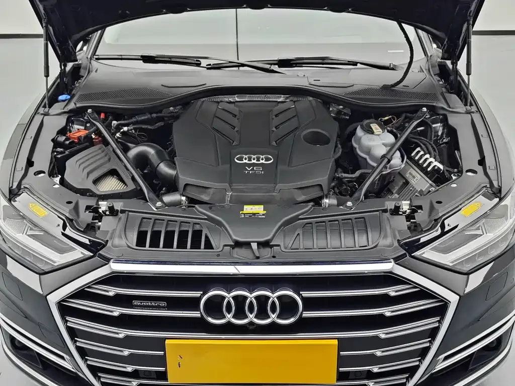 Audi A8 — фото 10
