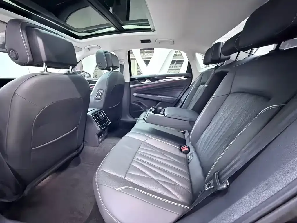 Volkswagen Passat — фото 7