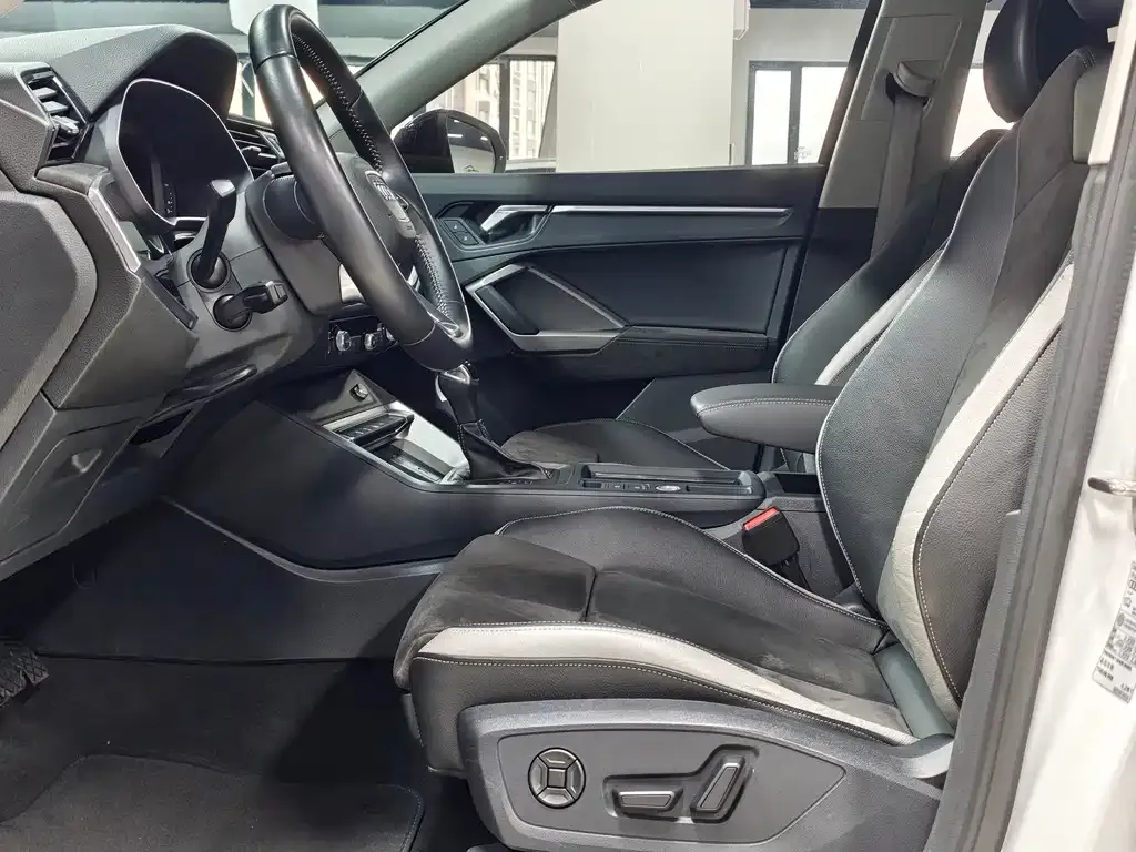 Audi Q3 2021 из CN, фото 2