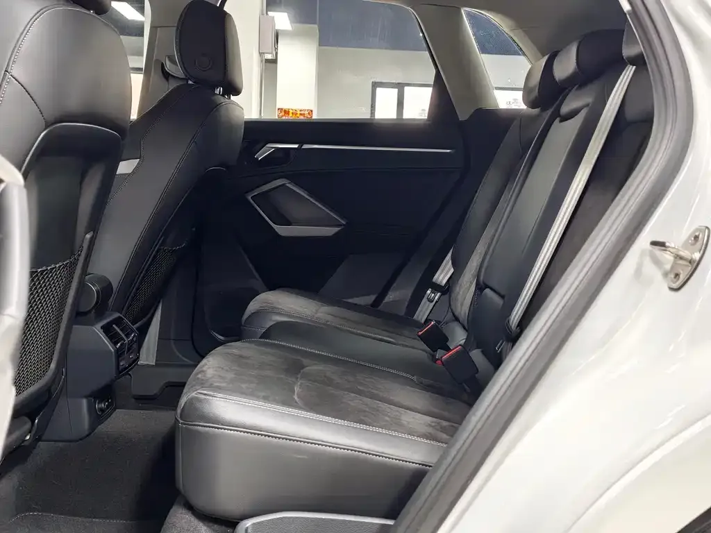 Audi Q3 2021 из CN, фото 7
