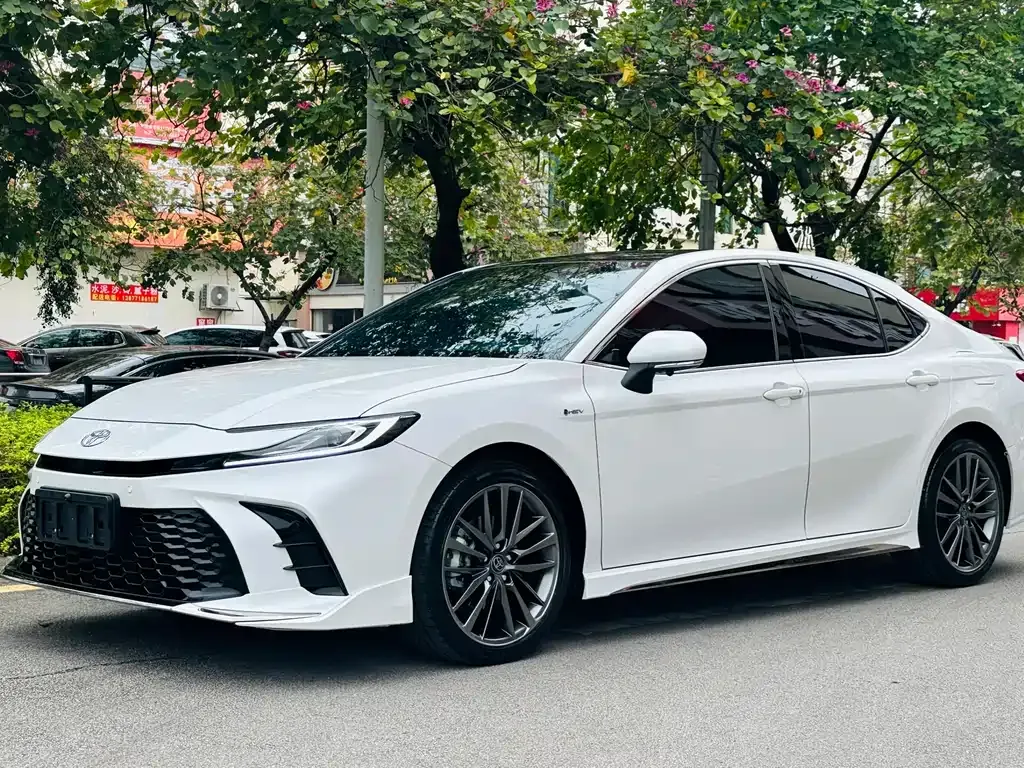 Toyota Camry 2025 из CN, фото 1