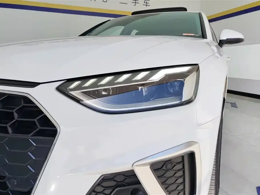 Audi A4L 2021 из CN, фото 3