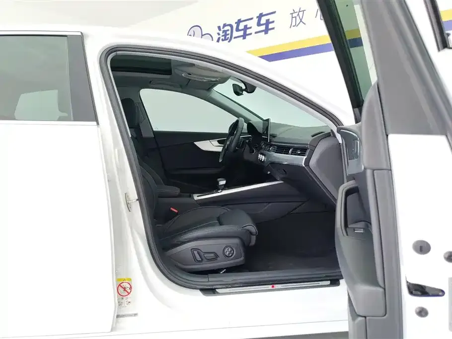 Audi A4L 2021 из CN, фото 8