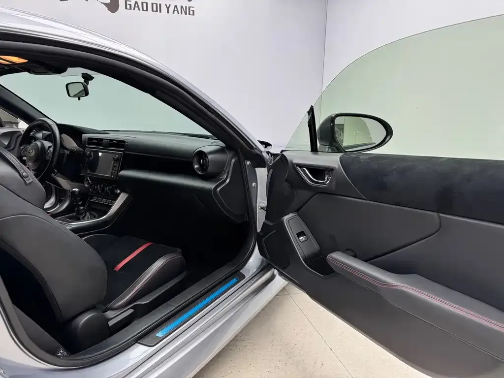 Subaru BRZ 2022 из CN, фото 3