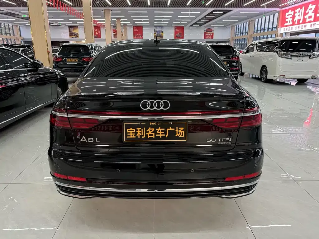 Audi A8 — фото 9