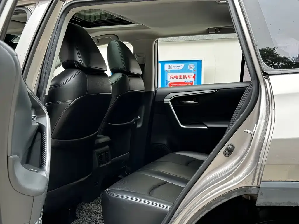 Toyota RAV4 2021 из CN, фото 7