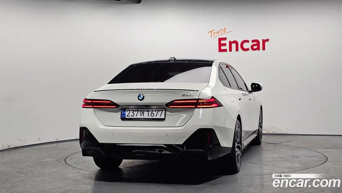 BMW 5-Series 2024 из KR, фото 10