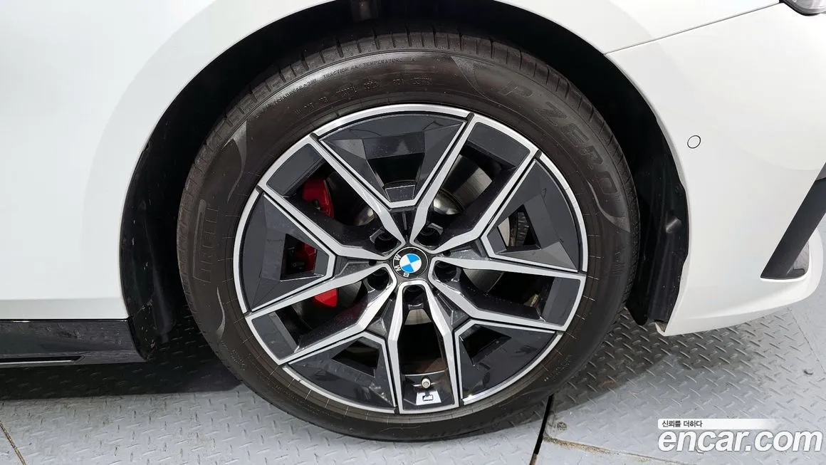 BMW 5-Series 2024 из KR, фото 3