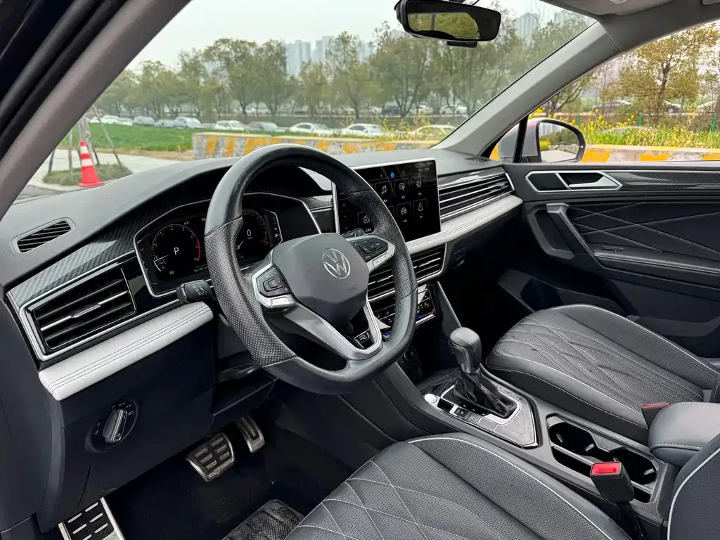 Volkswagen Tiguan L 2024 из CN, фото 2