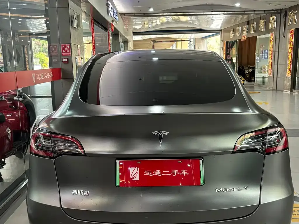 Tesla Model Y — фото 10