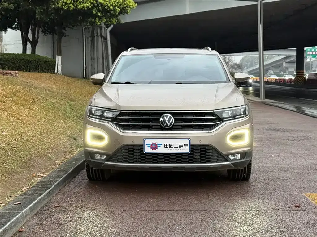 Volkswagen T-Roc — фото 6