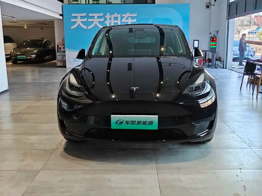 Tesla Model Y — фото 4