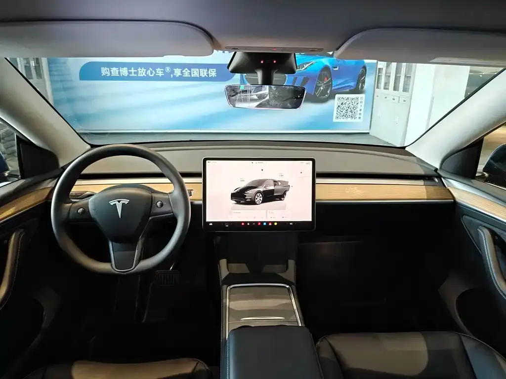 Tesla Model Y — фото 8