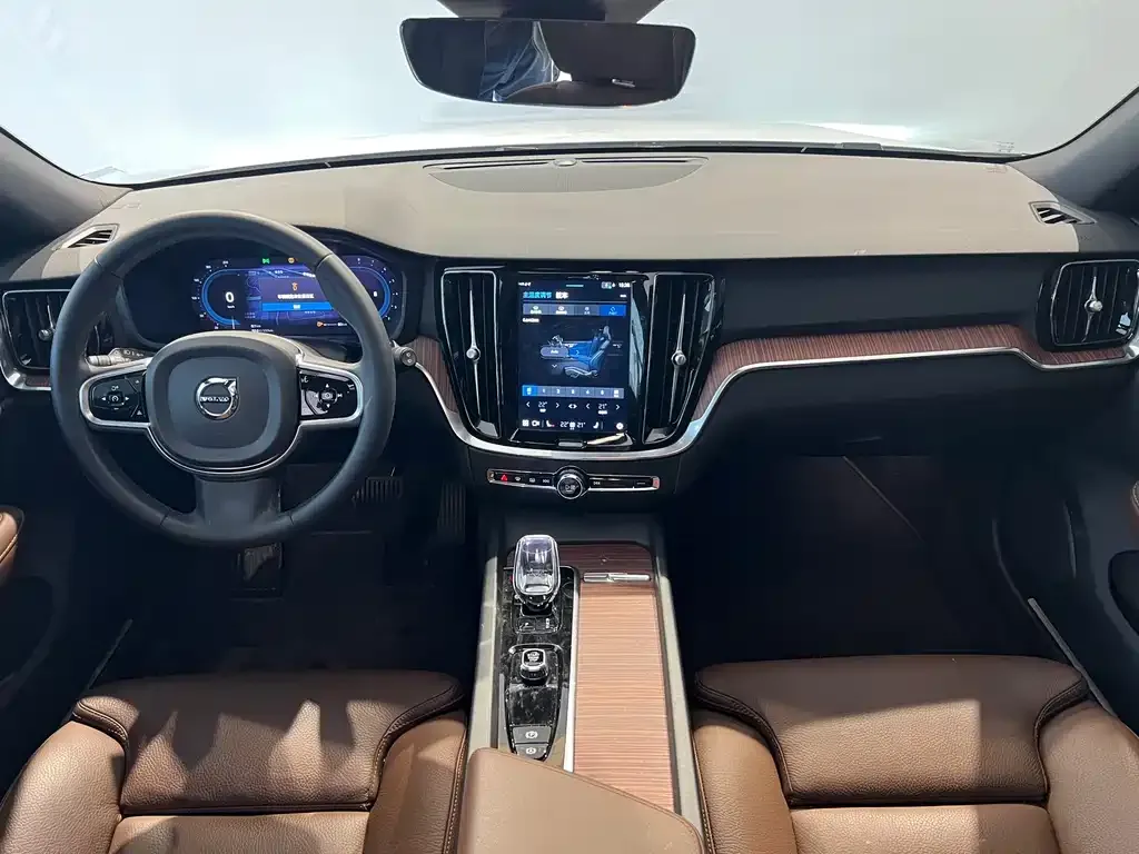 Volvo V60 2023 из CN, фото 7