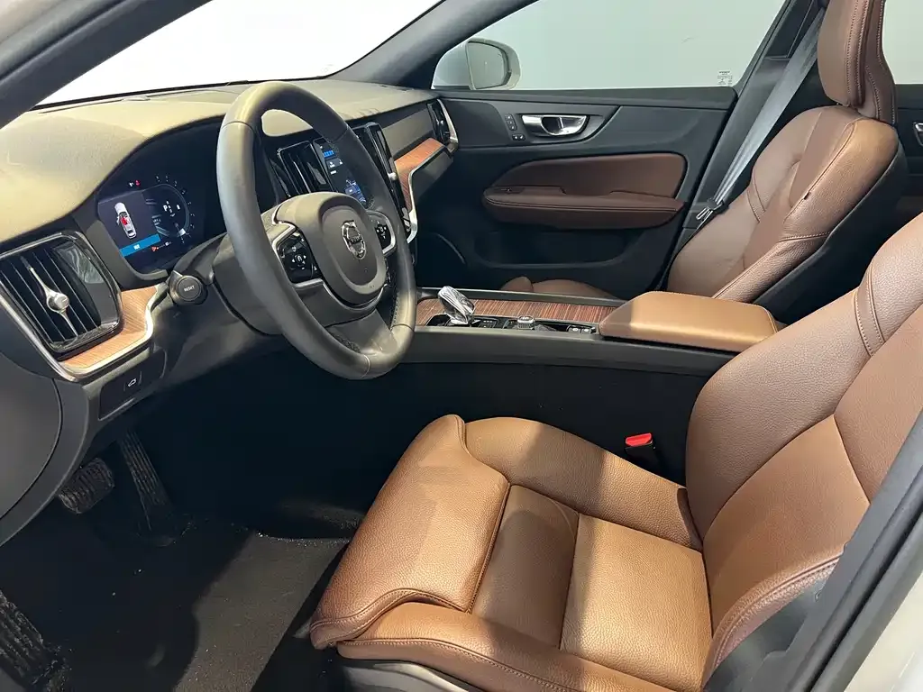 Volvo V60 2023 из CN, фото 10