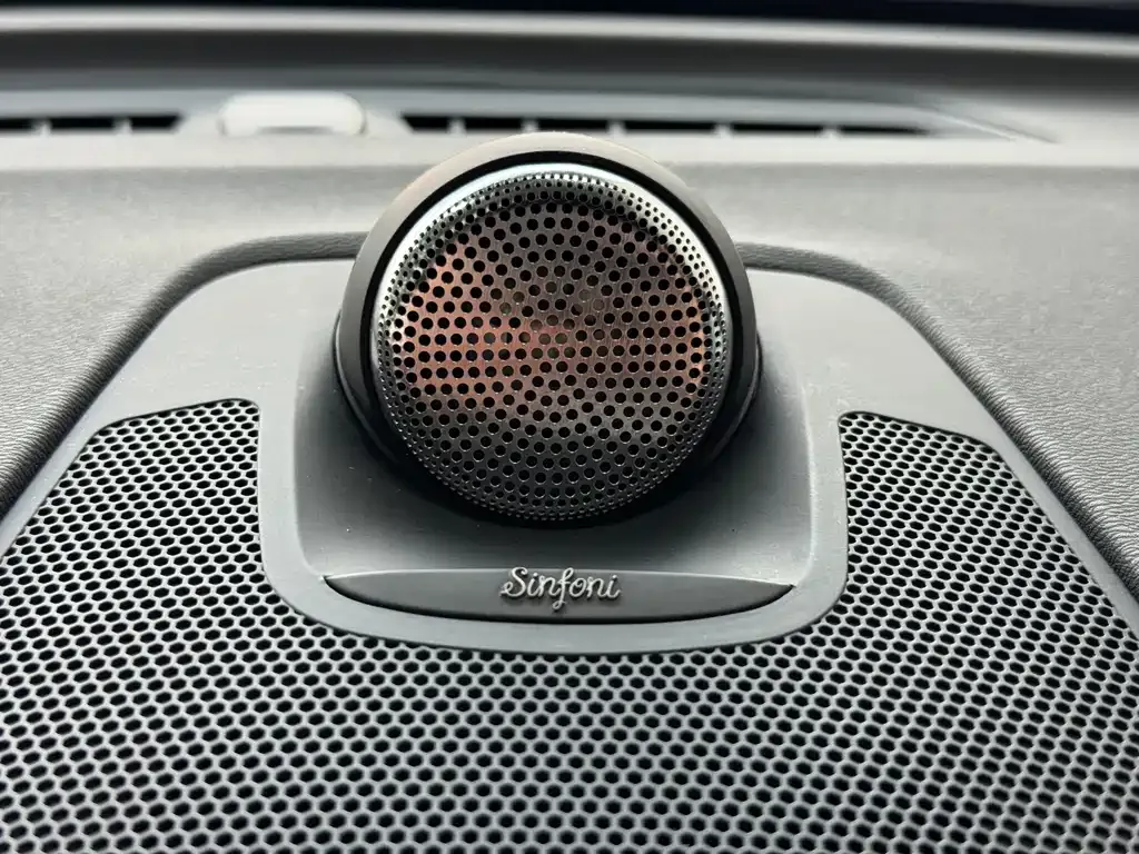 Volvo XC60 2023 из CN, фото 8