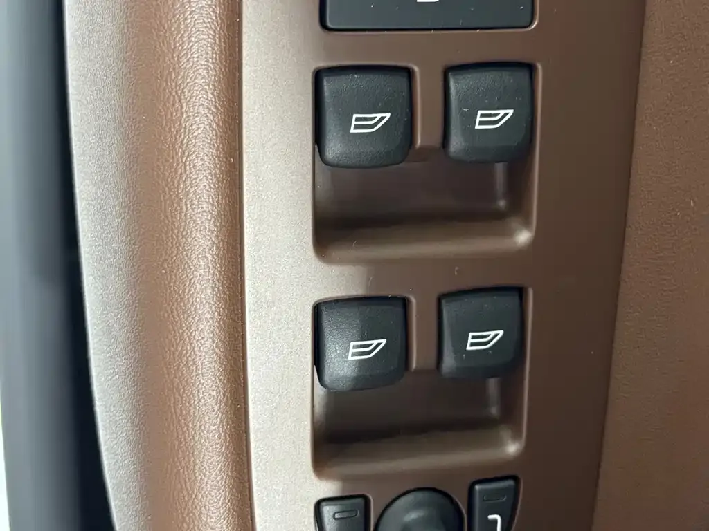 Volvo XC60 2023 из CN, фото 10