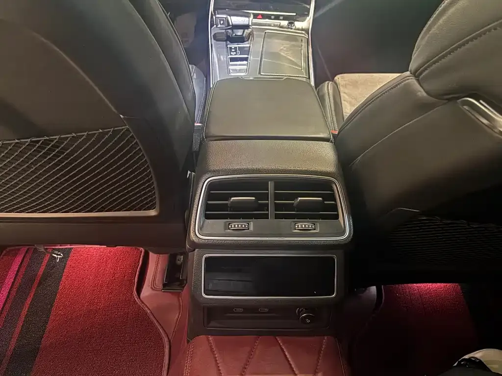 Audi A6L 2023 из CN, фото 9