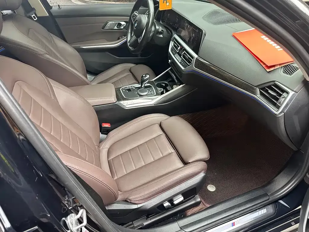 BMW 3 Series 2021 из CN, фото 2