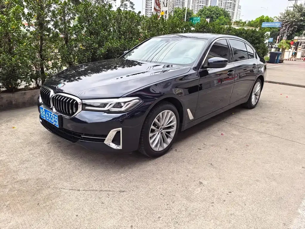 BMW 5 Series — фото 1