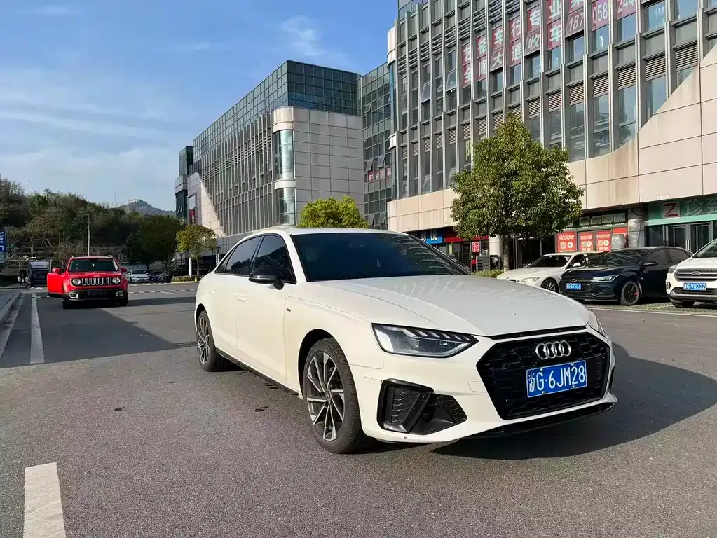 Audi A4L 2023 из CN, фото 3