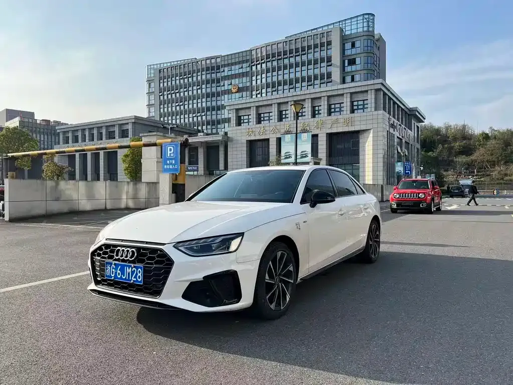 Audi A4L 2023 из CN, фото 6