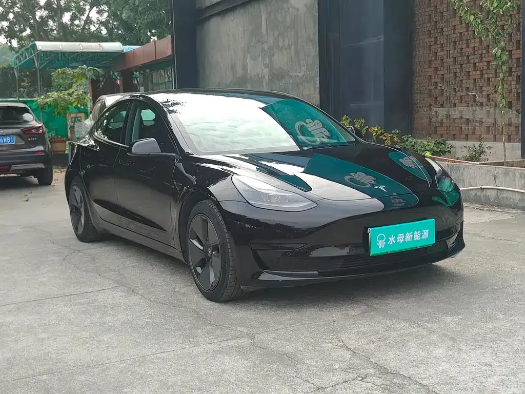 Tesla Model 3 — фото 8