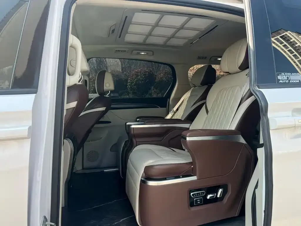 Buick GL8 2021 из CN, фото 3