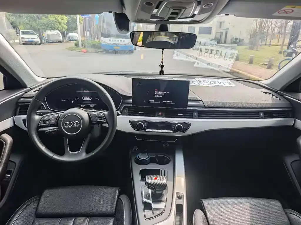 Audi A4L 2024 из CN, фото 2