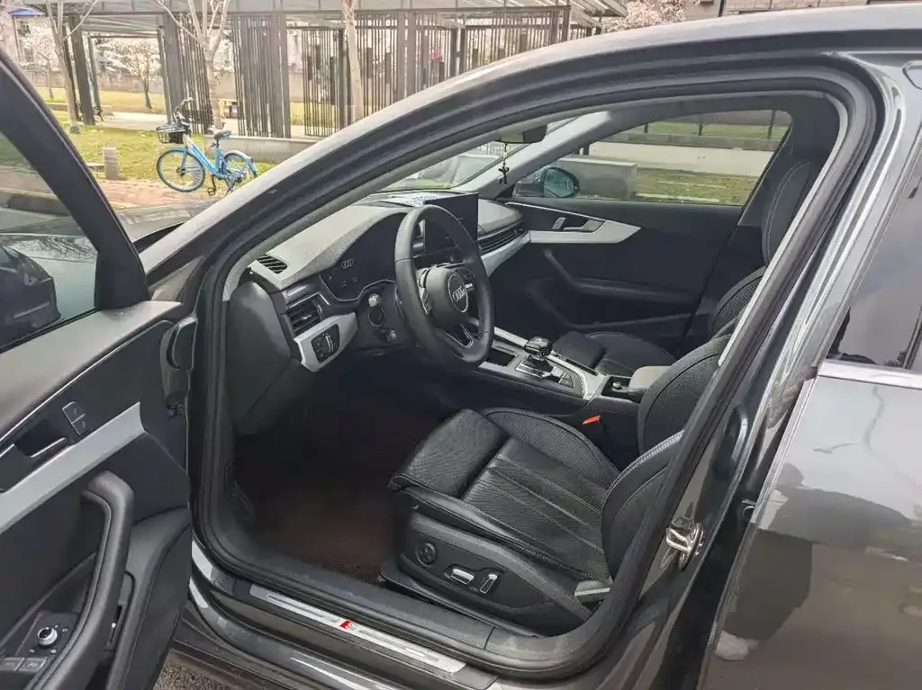 Audi A4L 2024 из CN, фото 5