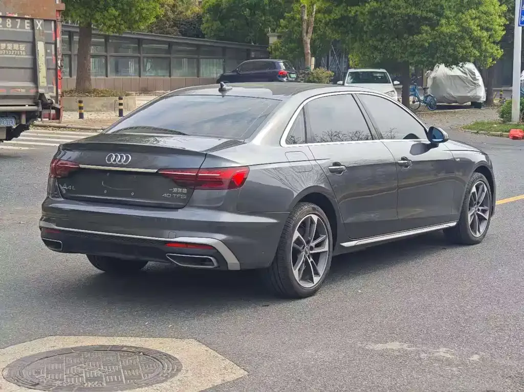 Audi A4L 2024 из CN, фото 9