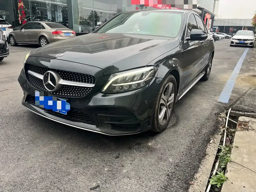 Mercedes-Benz C-Class — фото 1