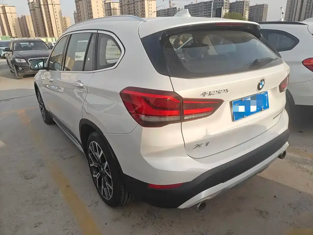 BMW X1 — фото 9