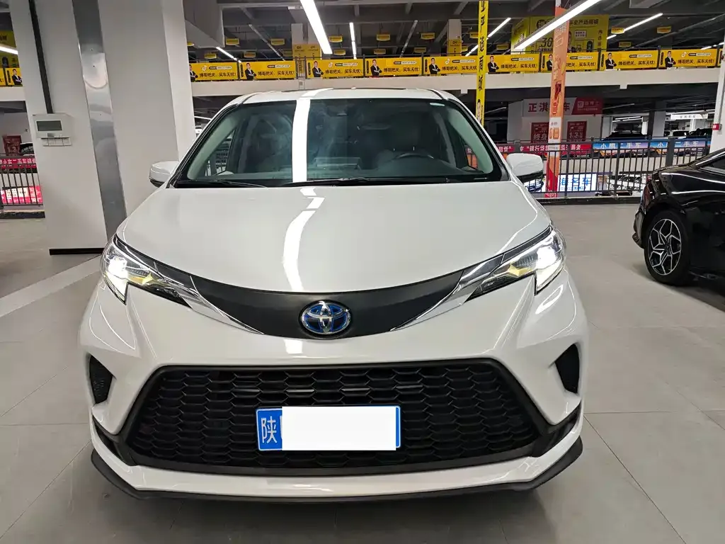 Toyota Granvia 2024 из CN, фото 10